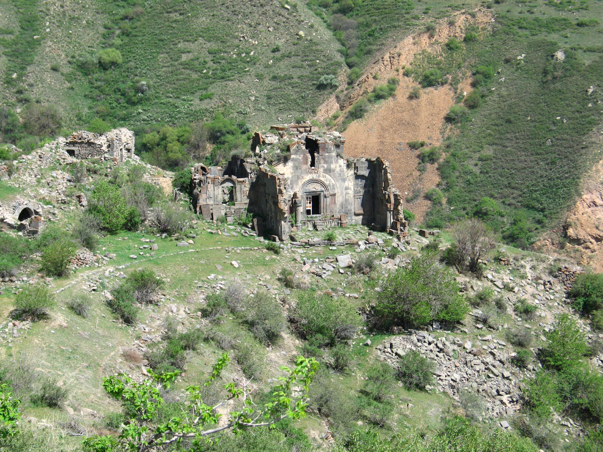 Mountain hiking Garni-Khosrov Forest-Aghjots Monastery